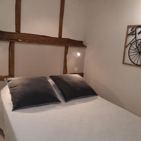 Appartement La Ferme De Manon à Montferrat  Extérieur photo