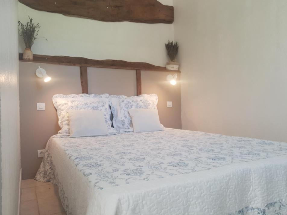 Appartement La Ferme De Manon à Montferrat  Extérieur photo